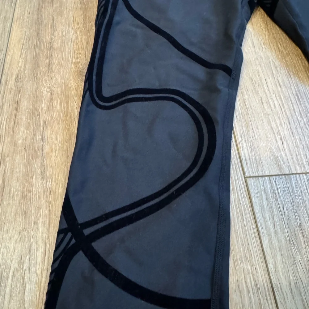 Fanka Black Bodysculpt Leggings - Picture 9 of 13